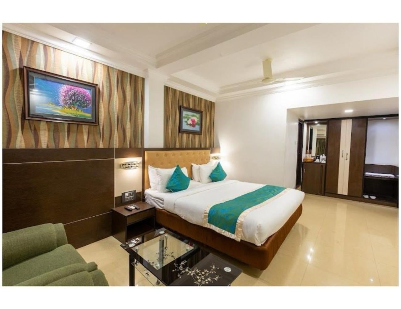 The Grand Krishna Luxury Hotel, Chikmagalūr Extérieur photo