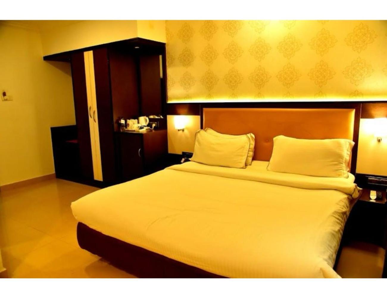 The Grand Krishna Luxury Hotel, Chikmagalūr Extérieur photo