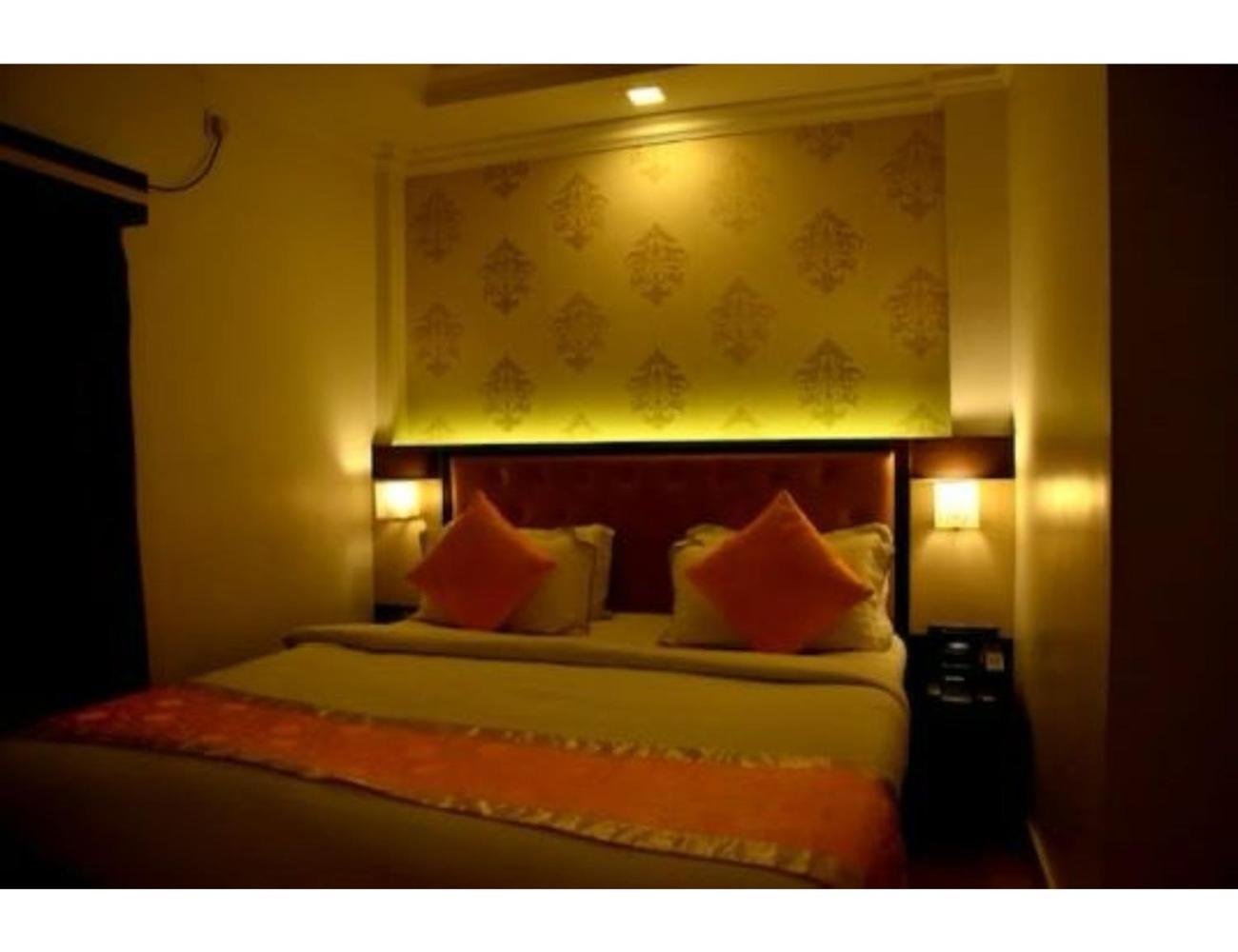 The Grand Krishna Luxury Hotel, Chikmagalūr Extérieur photo